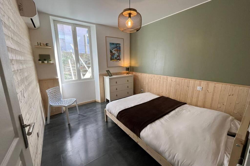 Entierement Renovee Avec Piscine En Plein Coeur De Bastia - Corse *